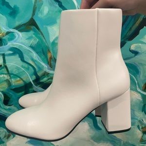 Altard State gogo booties size 10